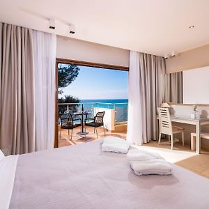 Deluxe Junior Suite Beach Front
